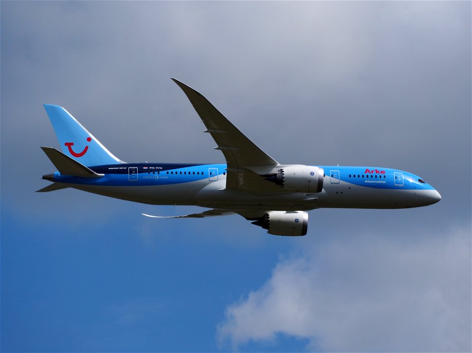 PH-TFK ArkeFly Boeing 787-8 Dreamliner pic3