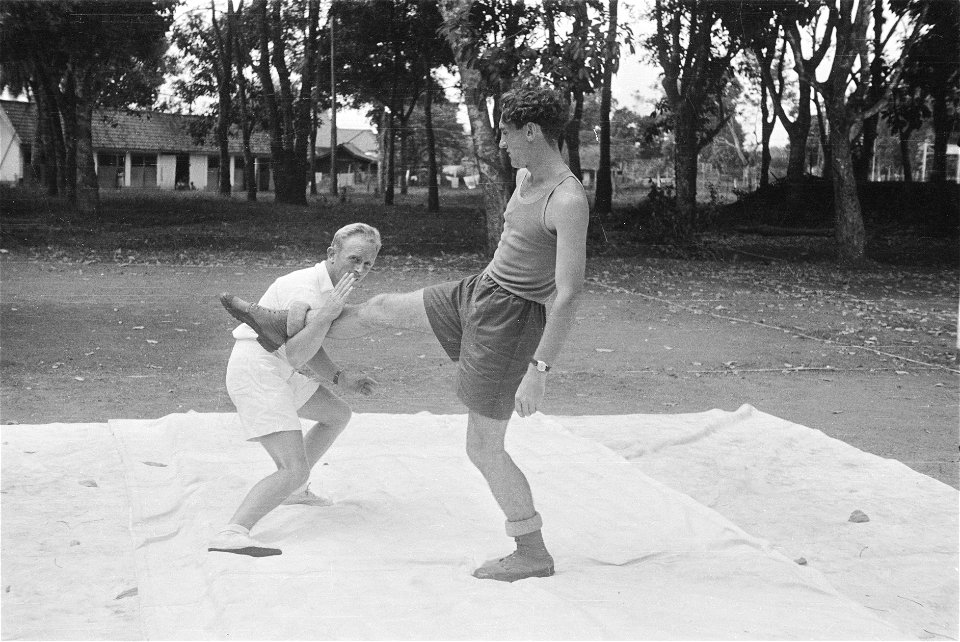 Collectie Fotocollectie Dienst voor Legercontacten Indonesië, fotonummer 243-4-6, Bestanddeelnr 243-4-6