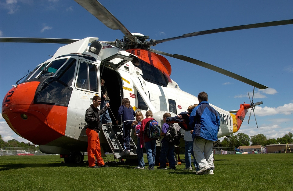 3rd grade class during aviation week in Laurel, Montana