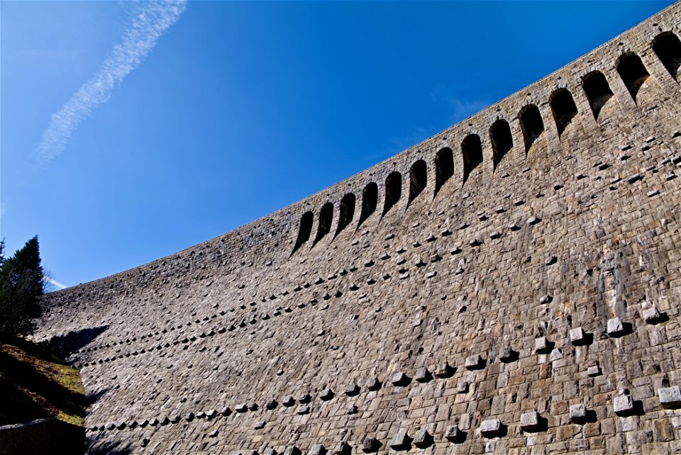 Schwarzenbachtalsperre dam from down 2020-03-15 pixel-shift 10