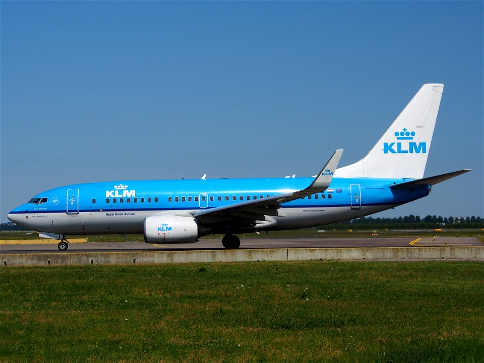 PH-BGF KLM Royal Dutch Airlines Boeing 737-7K2(WL) - cn 30365 taxiing 21July 2013 pic-003