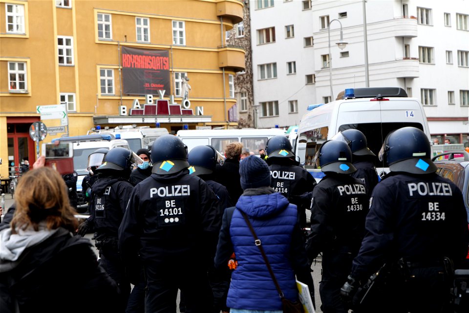 Conspiracist protest Berlin Rosa-Luxemburg-Platz 2021-03-28 44