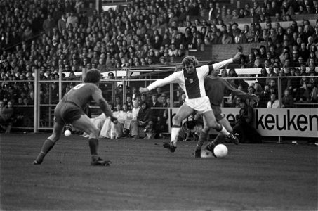 Piet Keizer (rechts) in actie, Bestanddeelnr 926-8774