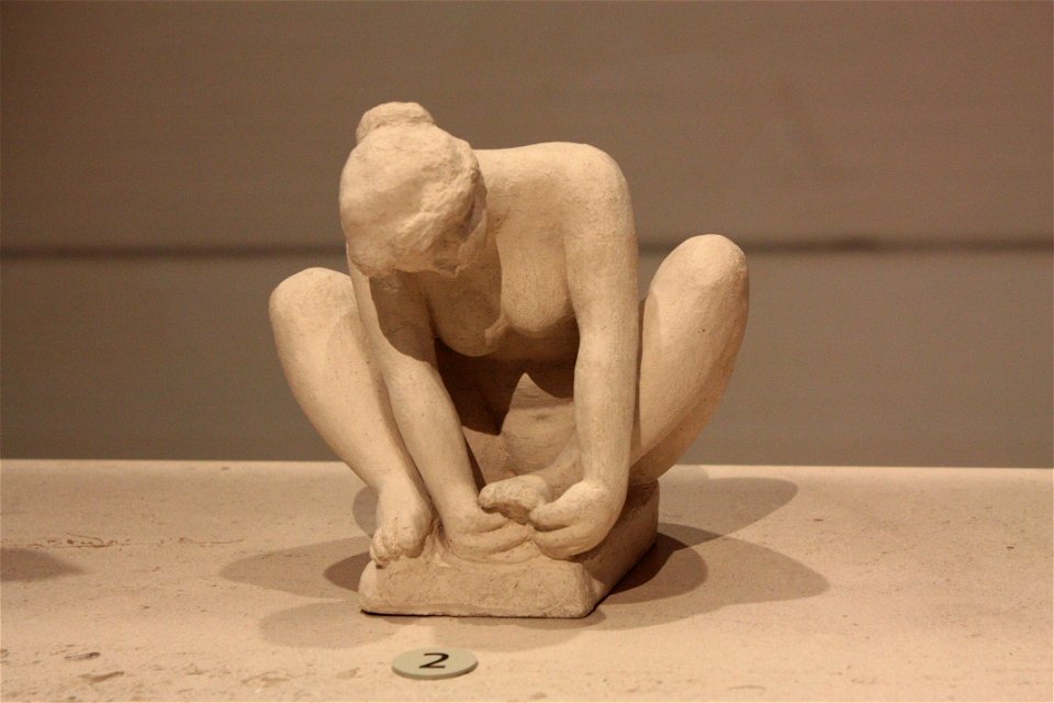 Maillol - Femme à l'épine 01