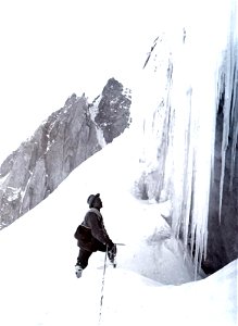 Man viewing bergschrund, Vallee Blanche. TA1154