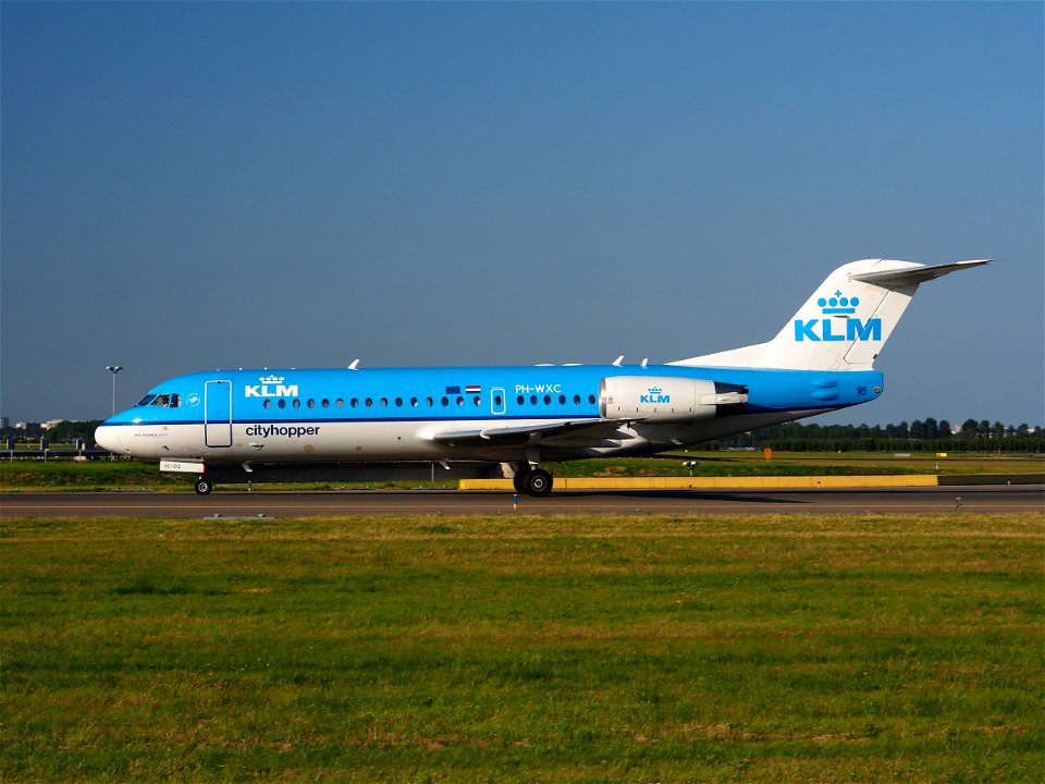 PH-WXC KLM Cityhopper Fokker F70 - cn 11574 taxiing 18july2013 pic-003
