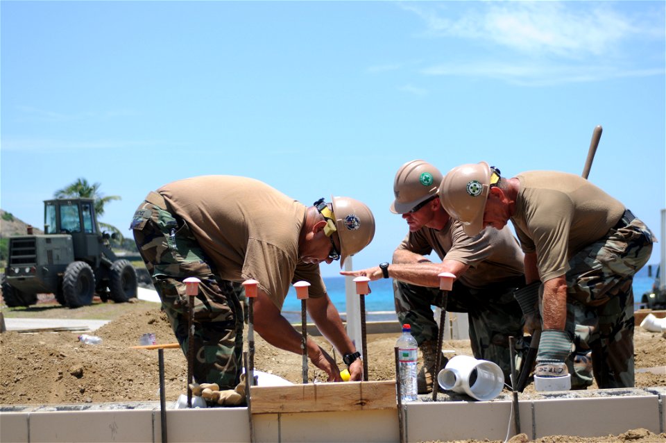 NMCB 28 builds in Guantanamo 110721-N-AT101-023