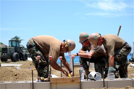 NMCB 28 builds in Guantanamo 110721-N-AT101-023
