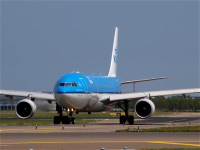 PH-AOB KLM Royal Dutch Airlines Airbus A330-203 - cn 686 pic0