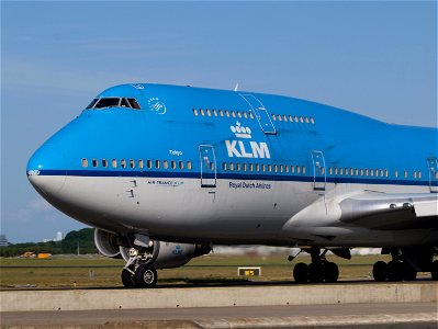 PH-BFT KLM Royal Dutch Airlines Boeing 747-406(M) - cn 28459 taxiing 19july2013 pic1 photo