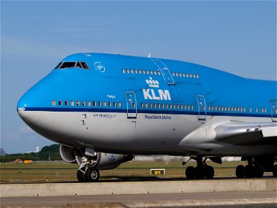 PH-BFT KLM Royal Dutch Airlines Boeing 747-406(M) - cn 28459 taxiing 19july2013 pic1