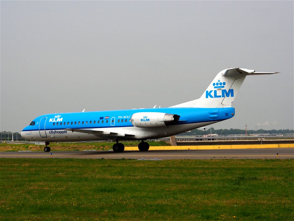 PH-WXC KLM Cityhopper Fokker F70 - cn 11574 14july2013 taxiing pic6