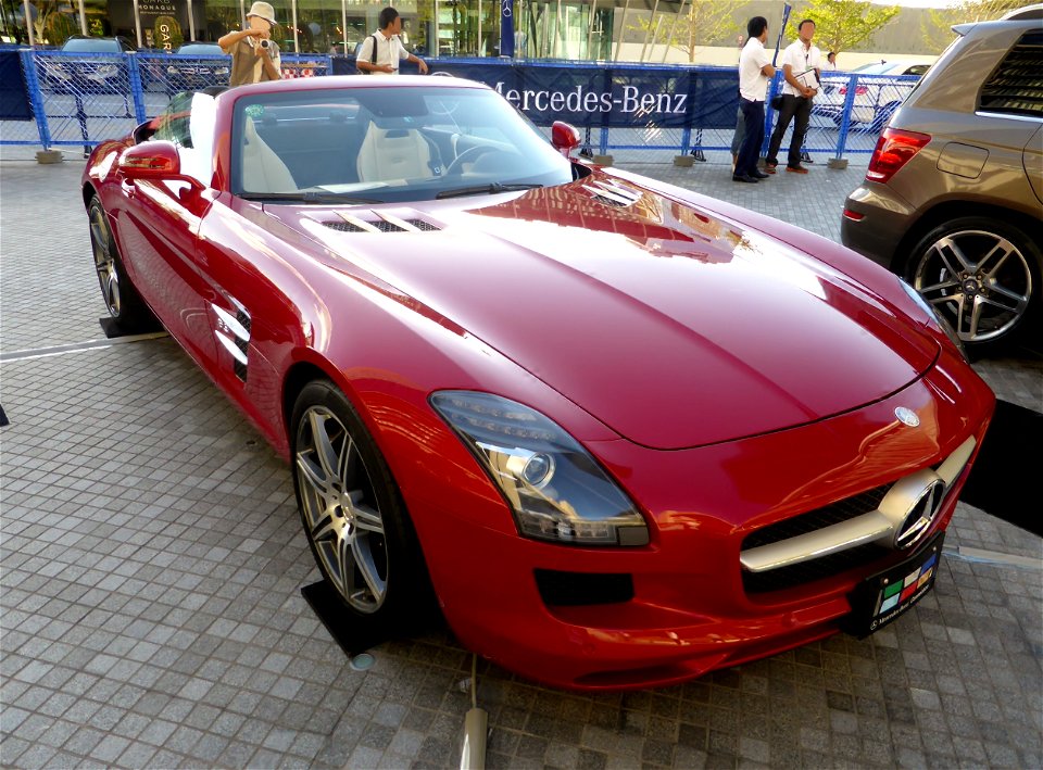 Mercedes-Benz SLS AMG Roadster (R197) front