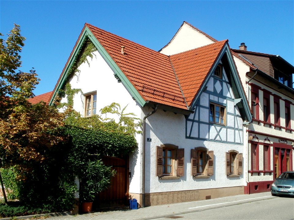 20110829Hockenheimer_Str21_Reilingen1