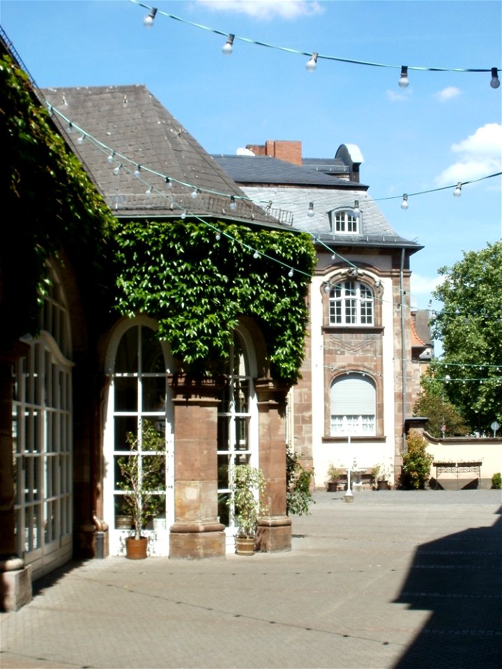 20110518Katholisch-Kirch-Str26_Saarbruecken2