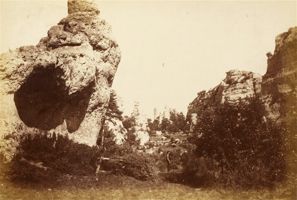 Montpellier-le-Vieux - Cirque des Amats, avenue des Obélisques (Martel-Chabanon, 1884)
