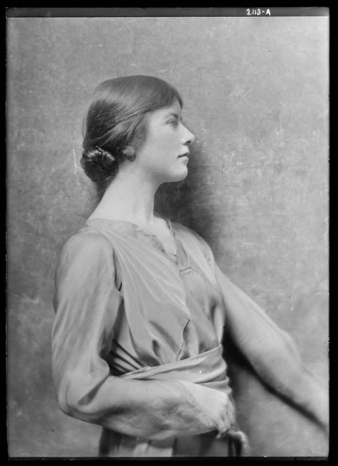Marjorie Vonnegut, portrait photograph, Genthe 2018710637