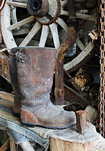 Wagon wheel rural leather boots photo