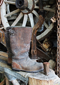 Wagon wheel rural leather boots