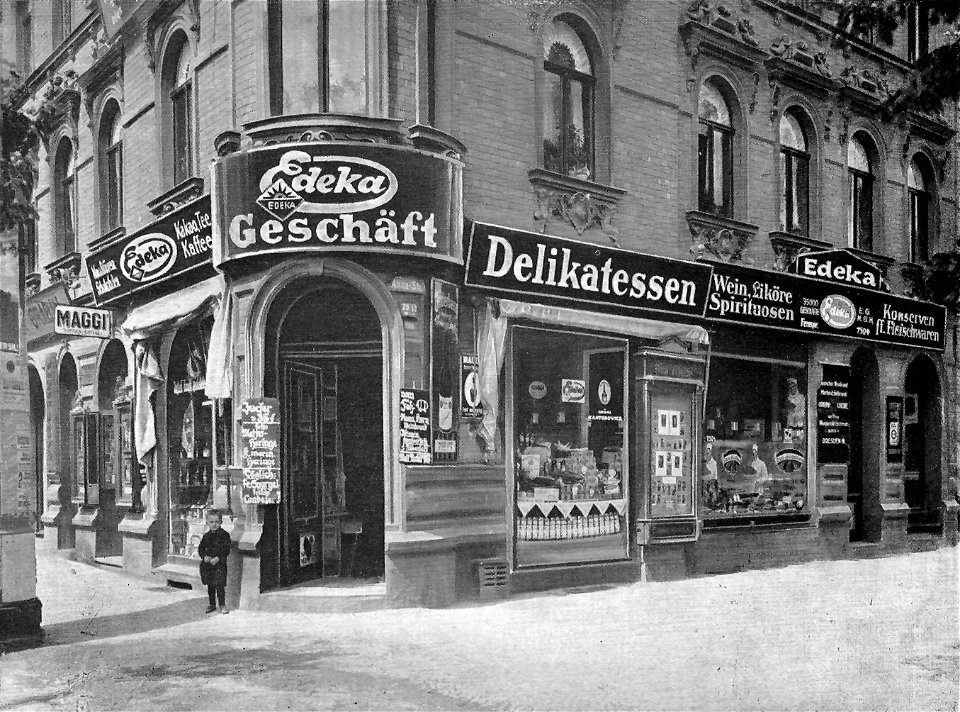 Magdeburg Ein Edeka-Geschäftshaus in Magdeburg