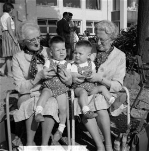 Tweeling-congres in Groesbeek, Eugene en Boudewijn, Bestanddeelnr 914-0110