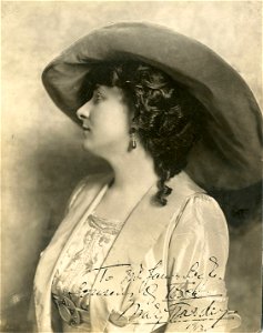 Mary Garden, opera singer (SAYRE 2556)