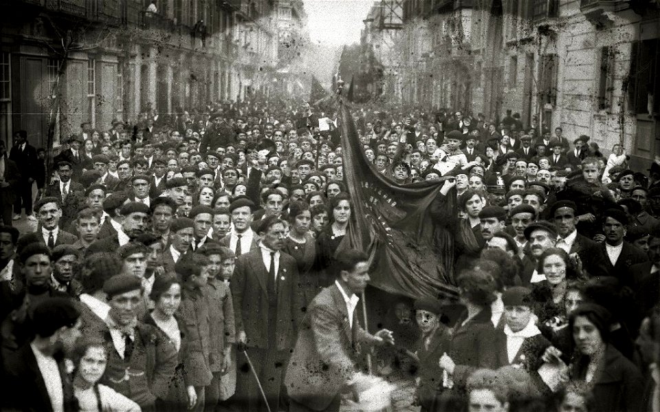 Manifestación sindical por las calles de San Sebastián (5 de 13) - Fondo Car-Kutxa Fototeka