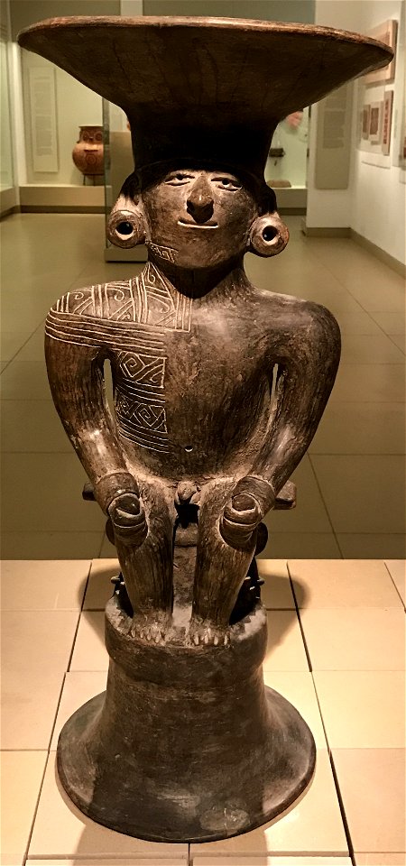 Manteño seated ruler IMJ B78.1505