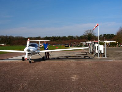 PH-SKM, HOAC DV20 Katana tanking at Hilversum Airport (ICAO EHHV), photo4