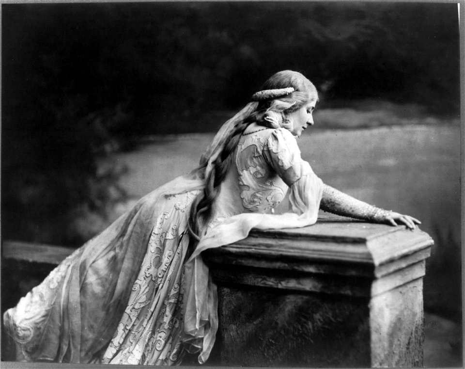Mary Garden 1877-1967 LCCN2003665646