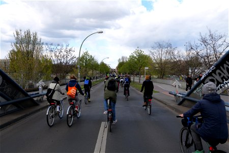 TVO stoppen bicycle demonstration back 2021-04-25 41 photo