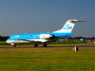 PH-WXC KLM Cityhopper Fokker F70 - cn 11574 taxiing 18july2013 pic-004