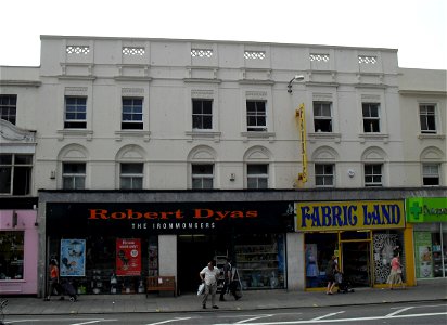 74_and_76_Western_Road,_Brighton_(July_2010)