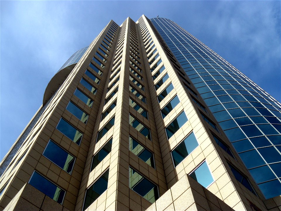 201_Portage_Ave,_Winnipeg_Manitoba_04
