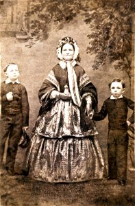 Mary, Willie, and Tad Lincoln, c1860