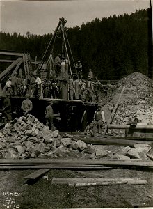 Provisorischer Brückenbau, Tuchla. (BildID 15517515)