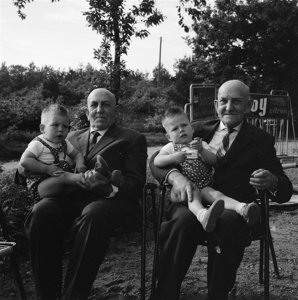 Tweeling-congres in Groesbeek, Eugene en Boudewijn, Bestanddeelnr 914-0104