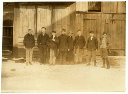 Noon hour. Moore Bros. Glass Co., Clayton, N.J. All are workers. LOC nclc.01281 photo