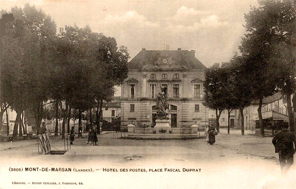 Mont-de-Marsan - Place Pascal-Duprat et Hôtel des Postes 3a