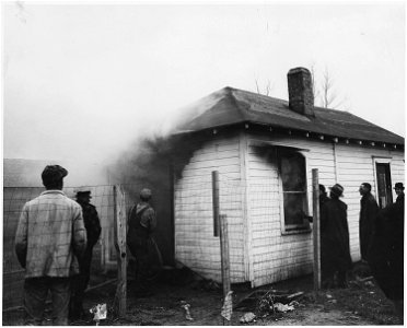 Haskell County, Kansas. Pictures of a fire in Sublette. The man who lives here is a Syrian laborer, . . . - NARA - 522170