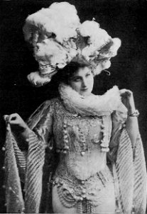 Marie Loftus, burlesque artiste