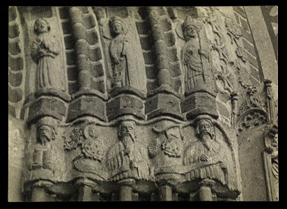Katedra w Pelplinie, portal polnocny, fragment 1949 (66046386)