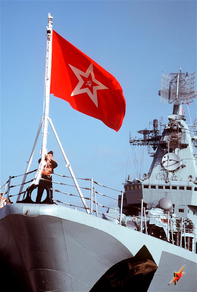 MarshalUstinov1991znamya