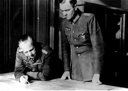Narada dwóch dowódców niemieckich na froncie wschodnim (2-676)