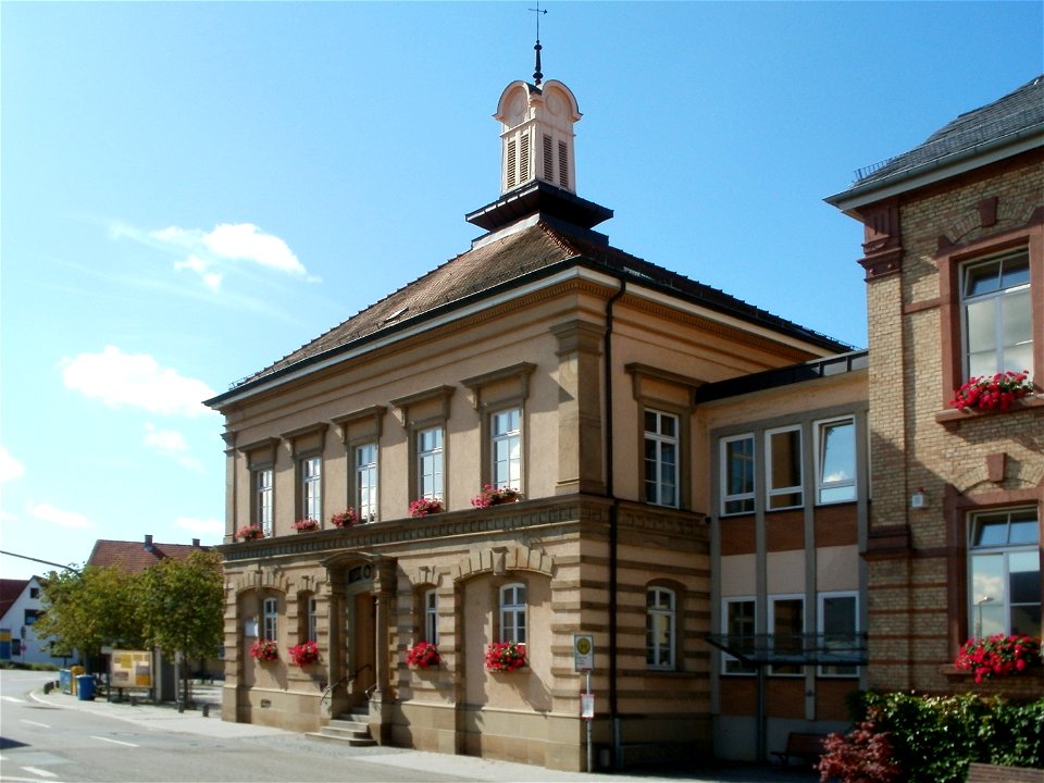 20110829Rathaus_Reilingen1 photo