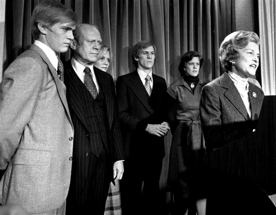 Mrs. Ford reads President Ford's concession speech - NARA - 5730760 (cropped)