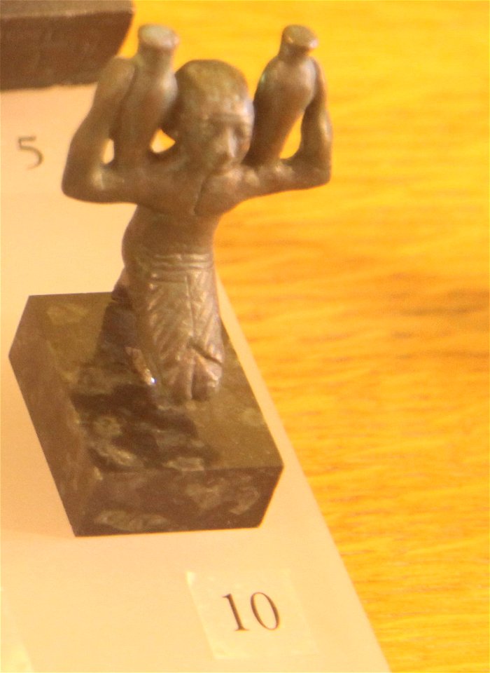 Man offering vases-N 5048-IMG 2198