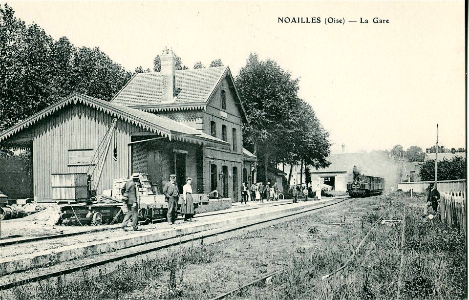 NOAILLES - La Gare