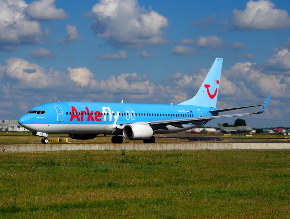 PH-TFA ArkeFly Boeing 737-8K5(WL) - cn 35100 taxiing, 25august2013 pic-001