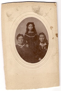 Vintage photo women and girl